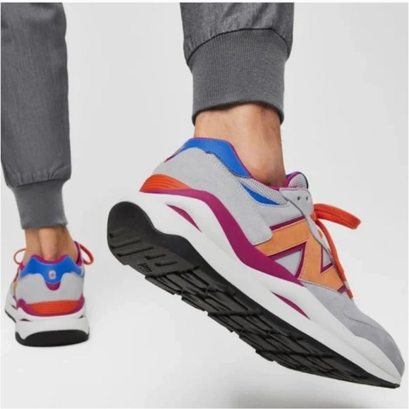 NWT FIGS New Balance 5740 sneakers Sunset Orange. Unisex. - Picture 5 of 6